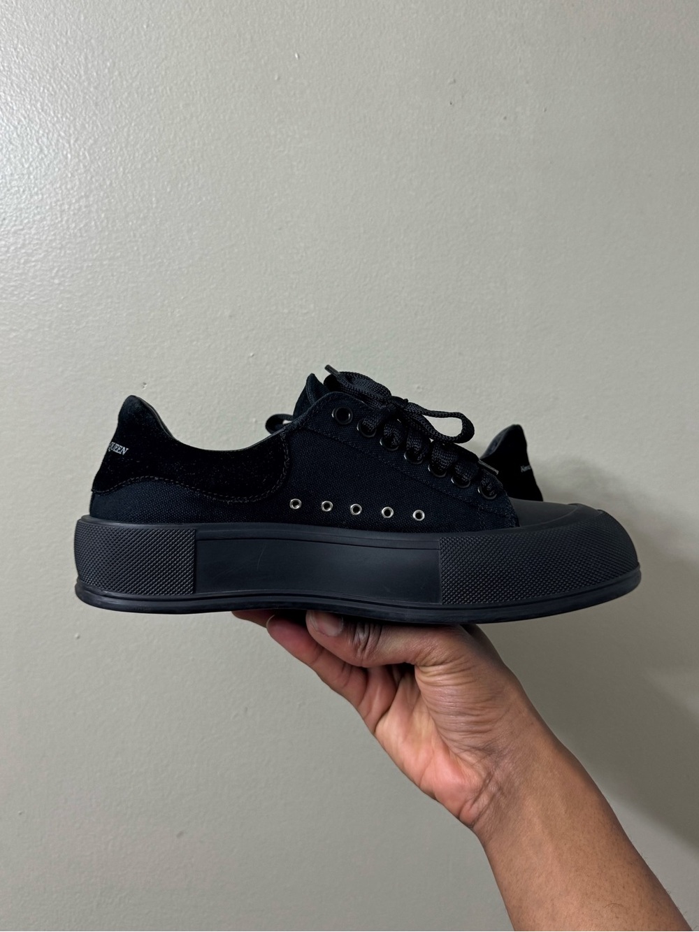 *Sold / Grailed: Abvv* Deck Plimsoll Low 'Triple Black'